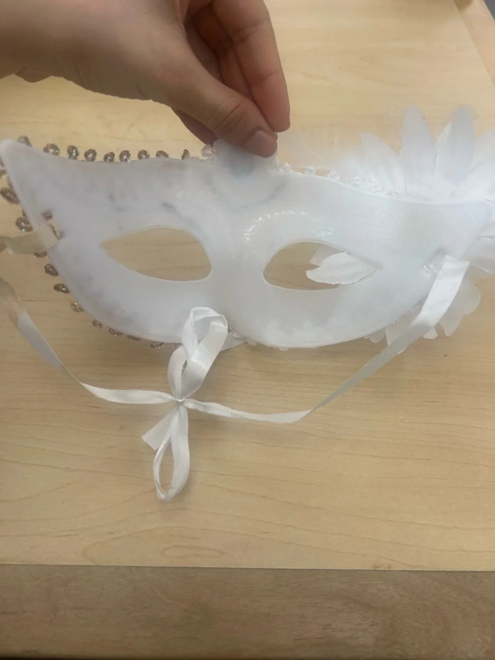 MASQUERADE MASK - Picture 7 of 7